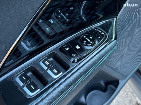 Kia Niro 2022 черный - фото 14