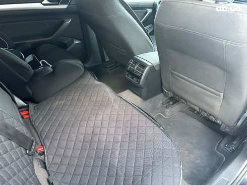 Volkswagen Passat 2018 черный - фото 12