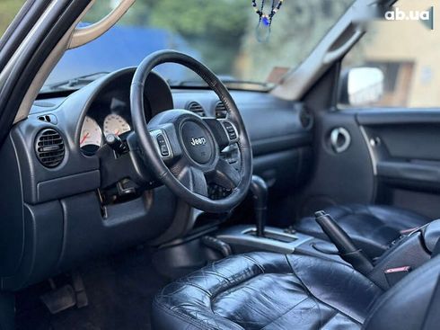 Jeep Cherokee 2004 - фото 2