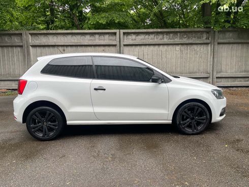 Volkswagen Polo 2015 белый - фото 6
