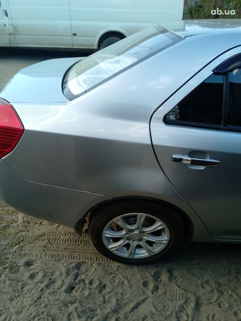 Geely MK 2013 серебристый - фото 6