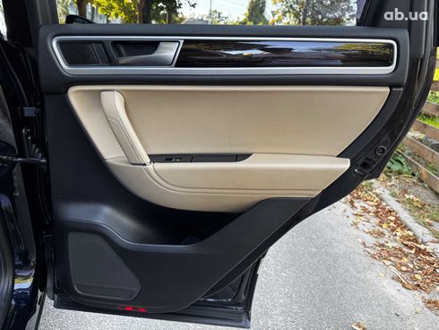 Volkswagen Touareg 2017 синий - фото 91