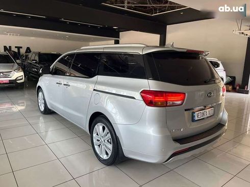 Kia Carnival 2016 - фото 8