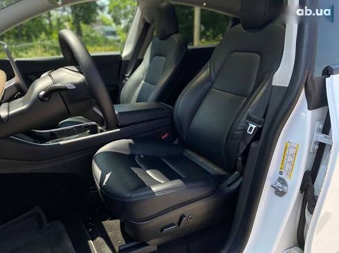 Tesla Model Y 2021 - фото 15