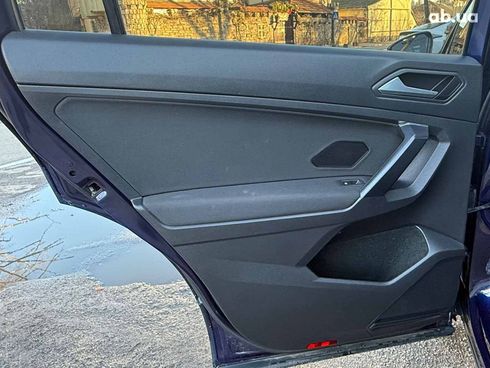 Volkswagen Tiguan 2020 синий - фото 18
