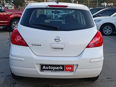 Nissan Tiida 2012 белый - фото 5