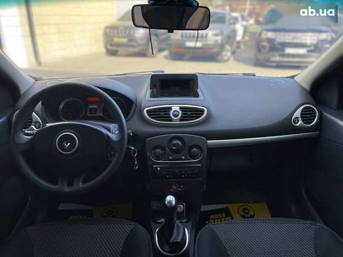 Renault Clio 2012 - фото 10