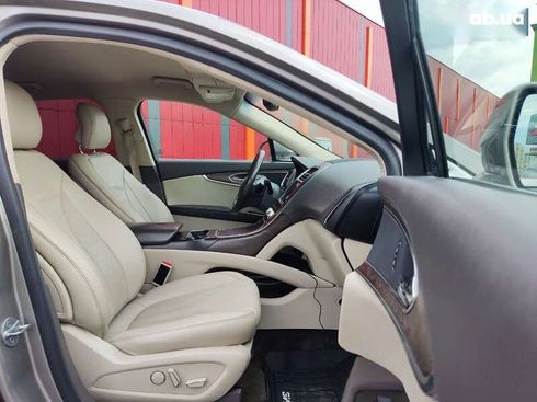 Lincoln MKX 2016 - фото 12