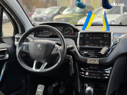 Peugeot 2008 2019 белый - фото 10