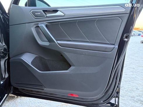 Volkswagen Tiguan 2020 черный - фото 32