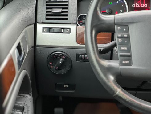 Volkswagen Touareg 2009 серый - фото 22