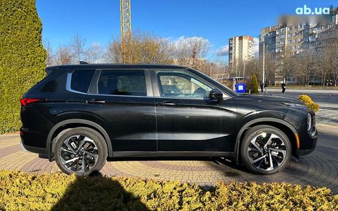 Mitsubishi Outlander 2023 - фото 8