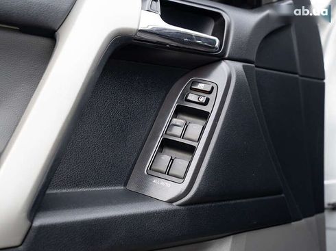 Toyota Land Cruiser Prado 2010 - фото 20