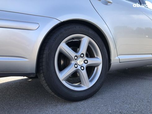 Toyota Avensis 2008 серебристый - фото 3
