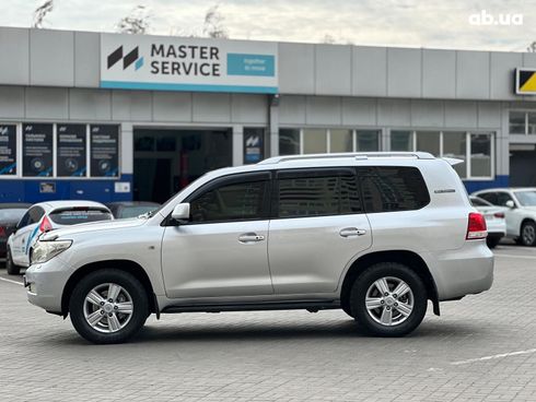 Toyota Land Cruiser 2008 серый - фото 24