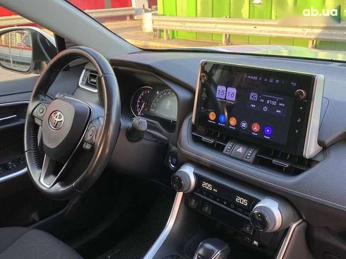 Toyota RAV4 2020 - фото 21