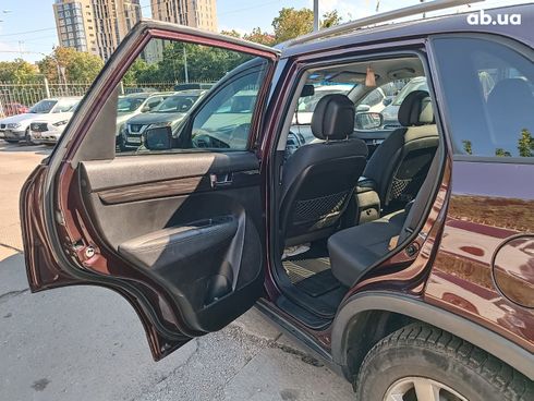 Kia Sorento 2011 красный - фото 13