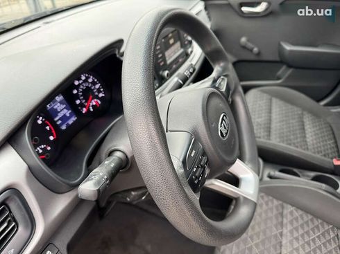 Kia Rio 2017 - фото 10