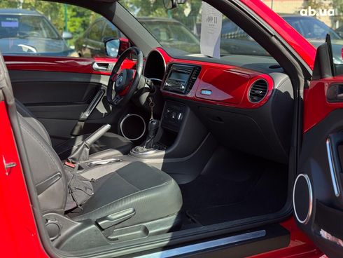 Volkswagen Beetle 2012 красный - фото 33