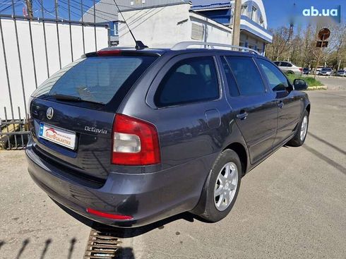 Skoda Octavia 2010 - фото 4