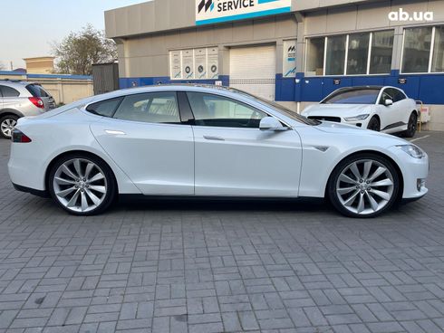 Tesla Model S 2015 белый - фото 4