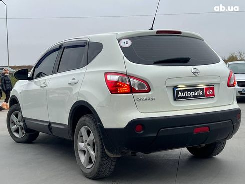 Nissan Qashqai 2011 белый - фото 13