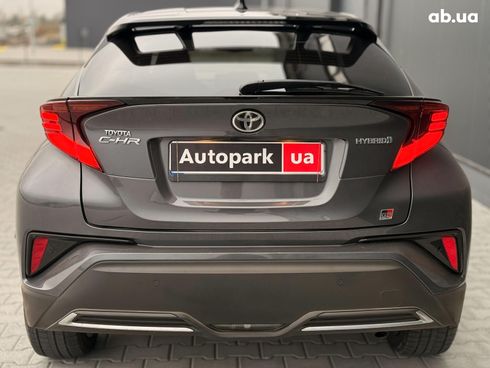 Toyota C-HR 2022 серый - фото 20