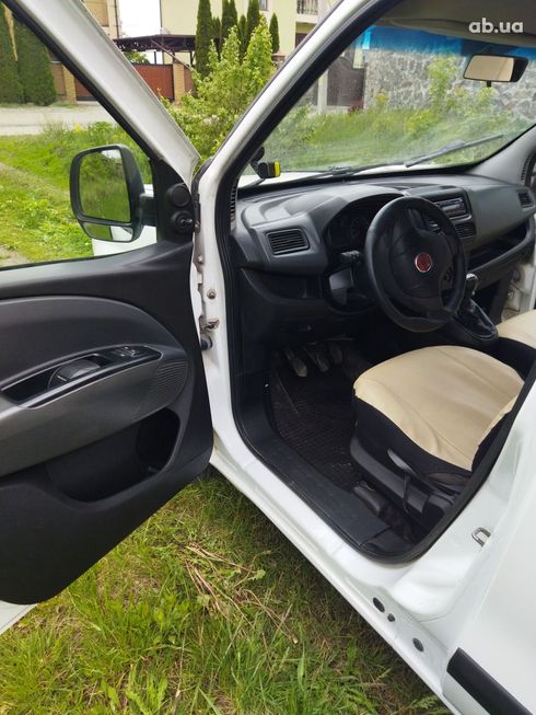 Fiat Doblo 2010 белый - фото 6