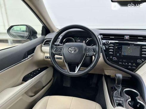 Toyota Camry 2020 - фото 29