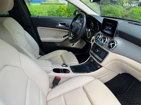 Mercedes-Benz GLA-Класс 2017 коричневый - фото 24