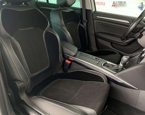 Renault Megane 2019 - фото 10
