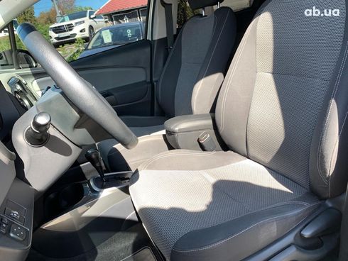 Toyota Yaris 2014 серый - фото 30