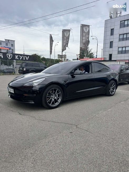 Tesla Model 3 2021 - фото 13