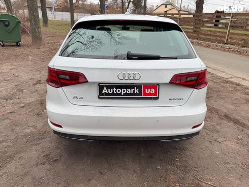 Audi A3 2016 белый - фото 7