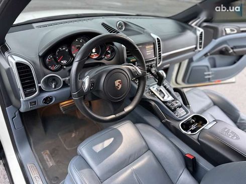 Porsche Cayenne 2011 - фото 16