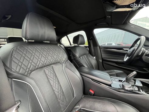 BMW 5 серия 2019 серый - фото 32