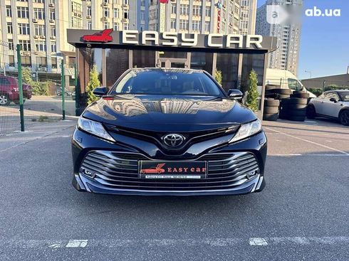 Toyota Camry 2019 - фото 10