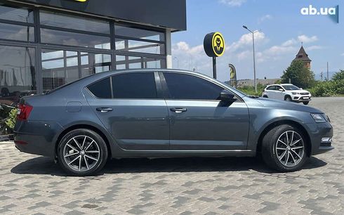 Skoda Octavia 2017 - фото 8