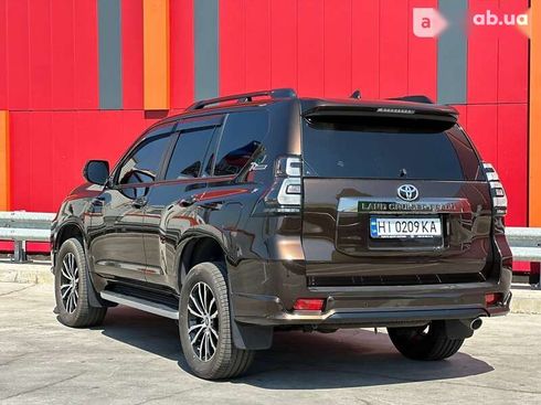 Toyota Land Cruiser Prado 2021 - фото 16