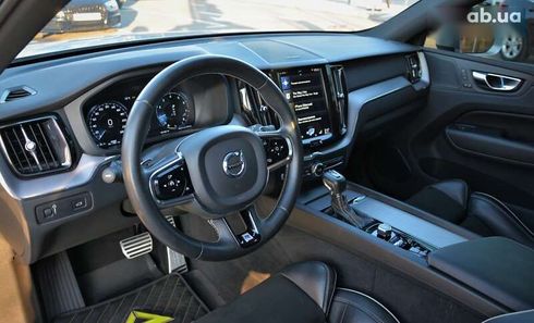 Volvo XC60 2018 - фото 24
