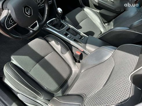 Renault Megane 2017 - фото 30