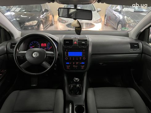 Volkswagen Golf 2005 серебристый - фото 9