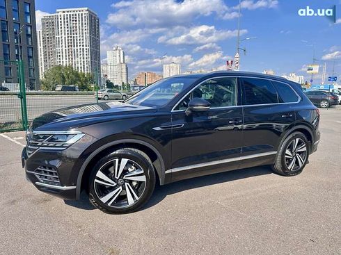 Volkswagen Touareg 2022 - фото 27