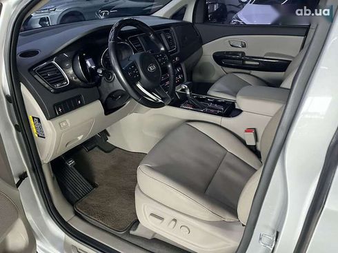 Kia Carnival 2019 - фото 18