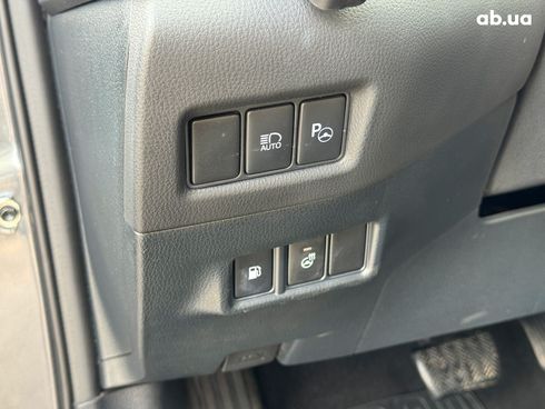 Toyota C-HR 2022 серый - фото 19