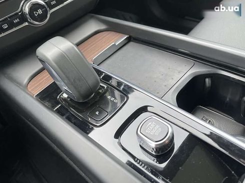Volvo XC60 2022 - фото 19
