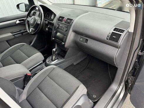 Volkswagen Touran 2011 - фото 26