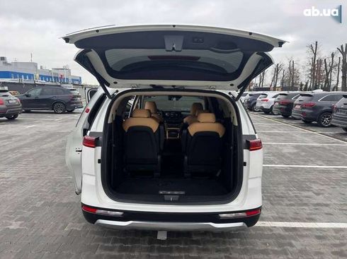 Kia Carnival 2020 - фото 8