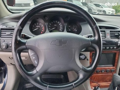 Chevrolet Evanda 2005 синий - фото 14