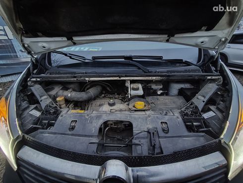 Opel Vivaro 2017 белый - фото 20